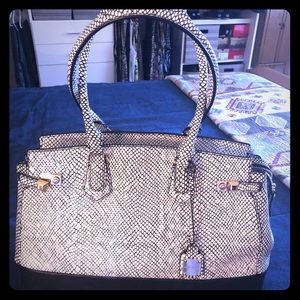 Henri Bendel snake skin Carlyle great condition